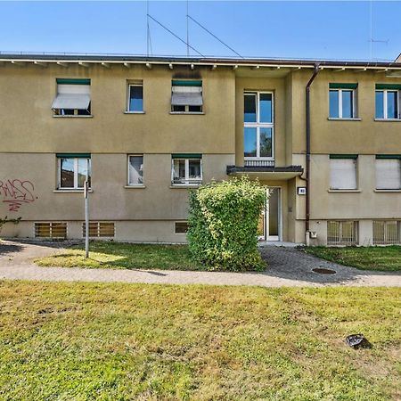 Zurich Urban Charm: Your Comfy Stay Close To The City Экстерьер фото